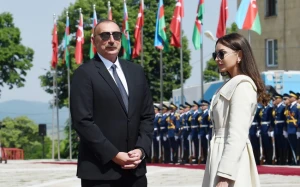 MM Prezidentlə xanımına təbrik məktubu ünvanladı