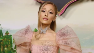 Ariana Grande Ağ Evi məhkəməyə verdi
