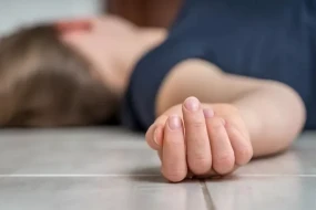 17 yaşlı qızın meyiti hamamda tapıldı