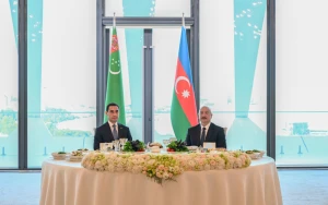 İlham Əliyevin adından Türkmənistan Prezidentinin şərəfinə ziyafət verildi - FOTOLAR
