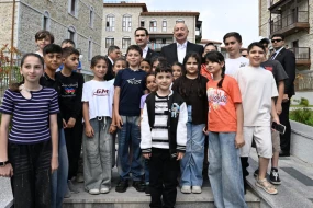 Prezidentin Şuşada uşaqlarla görüşü sosial şəbəkələrdə paylaşıldı