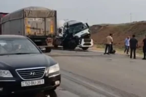 Sumqayıtda yük avtomobilləri toqquşdu - VİDEO