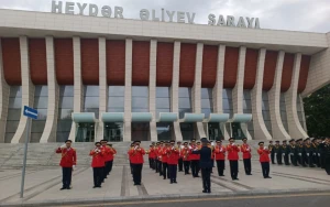 Bakıda hərbi orkestrlərin müşayiəti ilə yürüşlər başa çatdı - YENİLƏNİB