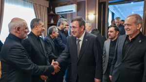 Tehranda mühüm görüş - Pezeşkianla bir araya gəldi