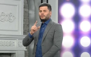 Zaur Kamal ağır qəzaya düşdü - Maşını yararsız haldadır - FOTO