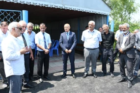 Araz Əhmədov yeni asfalt yolu nəzərdən keçirib - FOTOLAR