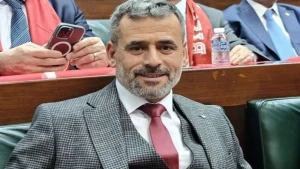 Bələdiyyə sədrinə bıçaqlı hücum – Oğlu yaralandı