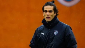 \"Beşiktaş\" yeni qapıçısını gətirir - Bu axşam İstanbula gələcək