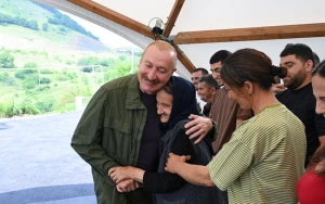Prezident Kiçik Qaladərəsində sakinlərlə görüşdü - FOTOLAR
