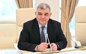 Fazil Mustafa Akif Cabbarlını təbrik etdi