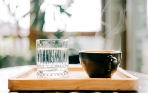 Çay əvəzinə su için