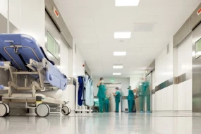Qubada antibiotik vurulan hamilə qadın öldü - FOTO