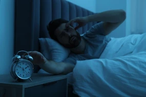 Oyanıb, yenidən yatmaq üçün \"4-7-8\" nəfəs texnikası