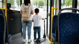 Skuterə görə avtobusa buraxılmayan ana - Qanun bu barədə nə deyir?
