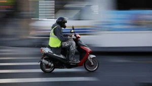 Moped sürücüləri üçün YENİ TƏLƏBLƏR