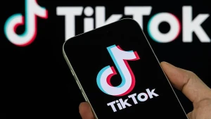 \"Tiktok\"da söyüşlü video paylaşdı - Həbs olundu