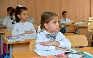 Rus bölməsində yüksək nəticə göstərən MƏKTƏBLƏR