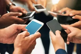 Yeniyetməni telefondan uzaqlaşdırmağın 3 üsulu