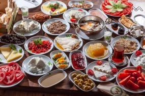 Səhər yeməyi üçün ən faydalı 14 qida