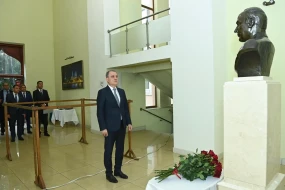 Bayramov Azərbaycanın Kiyevdəki səfirliyində - FOTOLAR