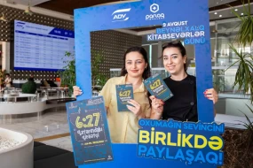 ADY Beynəlxalq Kitabsevərlər Gününü sərnişinlərlə birlikdə qeyd etdi - FOTO