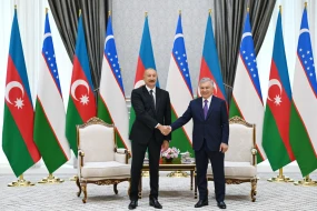 Azərbaycan və Özbəkistan prezidentlərinin təkbətək görüşü oldu - Fotolar