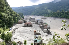 Nepalda ölənlərin sayı 1 300-ü ötdü