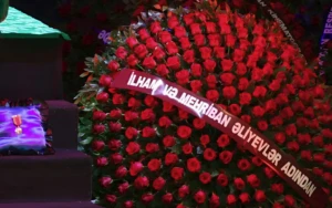 Prezident və birinci xanım Şarovskinin vida mərasiminə əkil göndərdilər&nbsp;