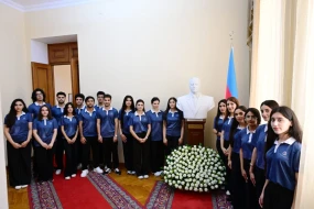 AHİK könüllüləri Prezident Kitabxanasında - FOTOLAR