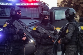 Polis əməkdaşlarına silahlı müqavimət göstərən şəxs zərərsizləşdirildi&nbsp;