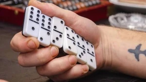 60 qəpikdən domino oynadılar - 3000 manat cərimələndilər 