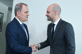 Ceyhun Bayramov Fransanın XİN rəhbəri ilə görüşdü