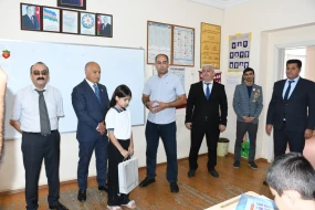 Araz Əhmədov Masallıda ilk inklüziv təhsilə cəlb edilmiş şagirdi ziyarət etdi - FOTOLAR