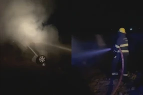 Bakıda qəzaya uğrayan \"Mercedes\" yandı - VİDEO