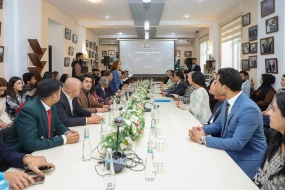 Azərbaycan–Pakistan ədəbi əlaqələrinə həsr olunmuş kitabların təqdimatı keçirildi - FOTOLAR