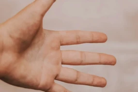 Parkinson xəstəliyinin ilkin əlamətləri