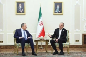 Pezeşkian Lavrovla müzakirə apardı