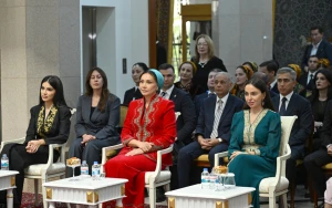 Prezidentin qızı Aşqabadda Milli Türkmən Xalçası Muzeyində - FOTOLAR