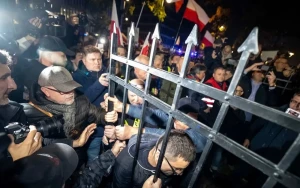 Konstitusiya məhkəməsinin binası ələ keçirildi - Prezidentindən təcili açıqlama